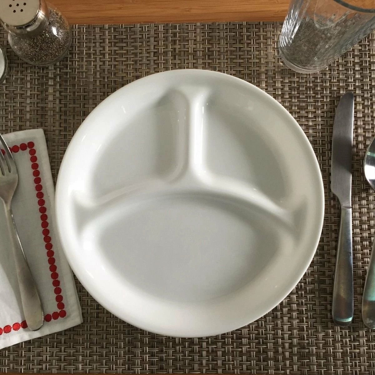 Corelle Livingware 8.5" Divided Dish | Winter Frost White 5 Corelle Livingware 8.5" Divided Dish | Winter Frost White - Image 3