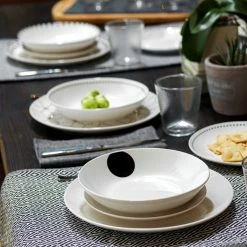 Tognana Metropolis Collection 18-piece Dinnerware Set | Graphic -Dinnerware Sales graphic2