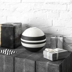 Villeroy & Boch La Boule 7-Piece Dinnerware Set | Black & White -Dinnerware Sales ieorpsw