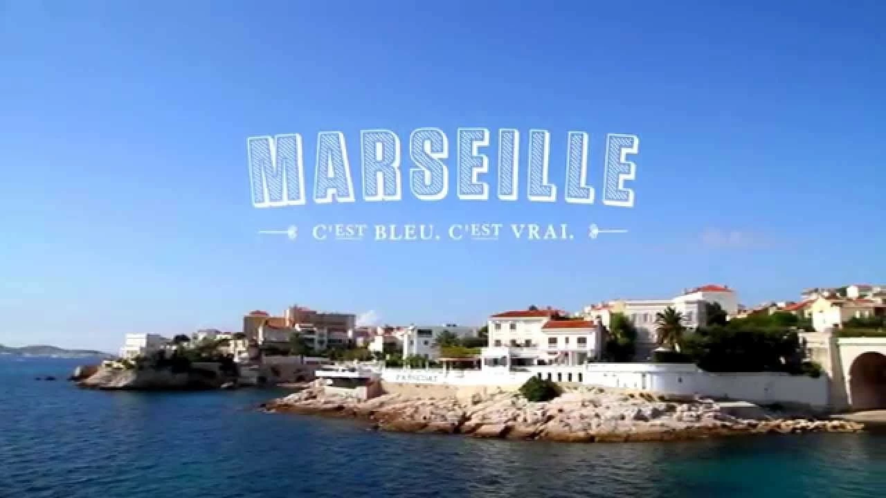 Le Creuset 10.5" Dinner Plates - Set Of 4 | Marseille Blue 6 Le Creuset 10.5" Dinner Plates - Set Of 4 | Marseille Blue - Image 4