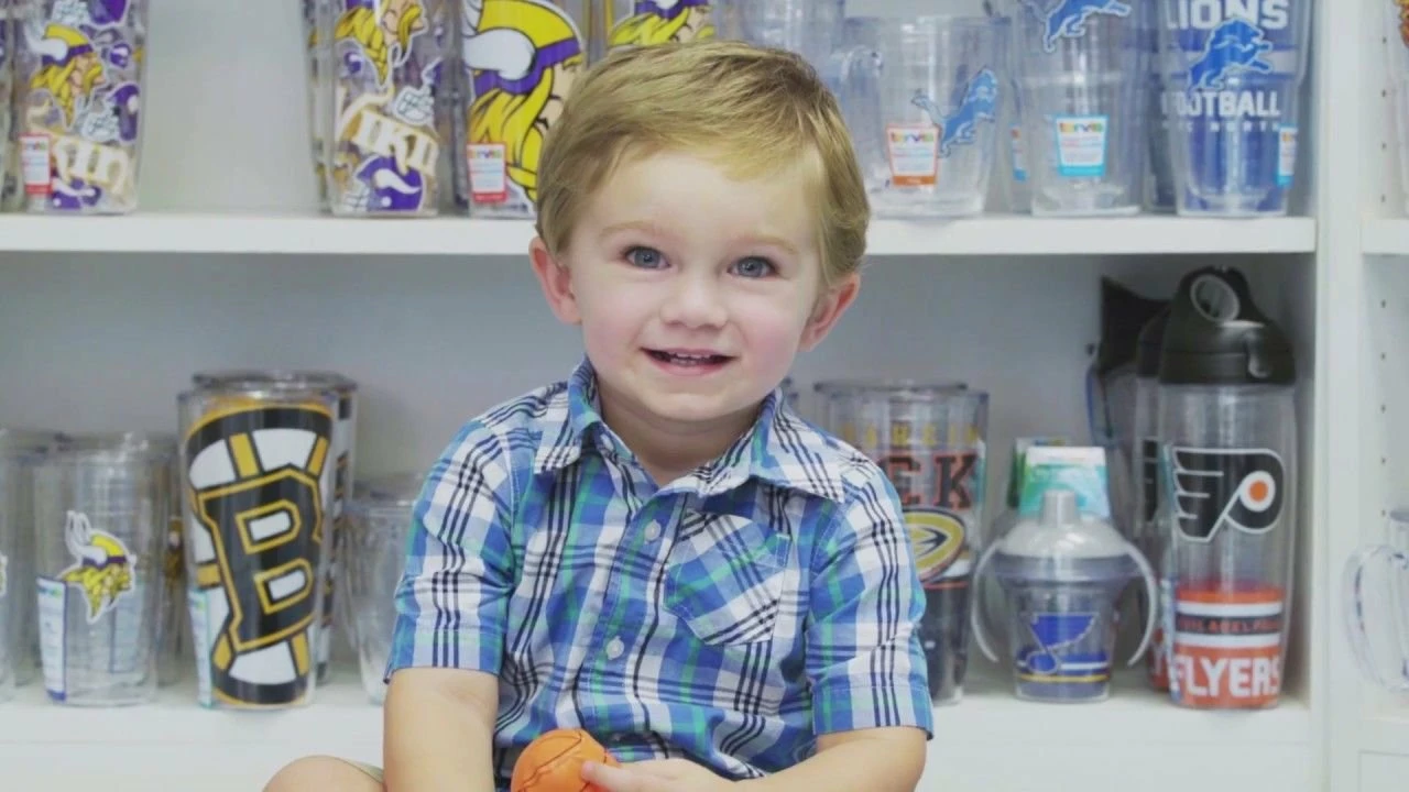 Tervis® 30oz Triple-Walled Insulated Stainless Steel Tumbler With Lid | Fiesta® Skull And Vine 8 Tervis® 30oz Triple-Walled Insulated Stainless Steel Tumbler With Lid | Fiesta® Skull And Vine - Image 6