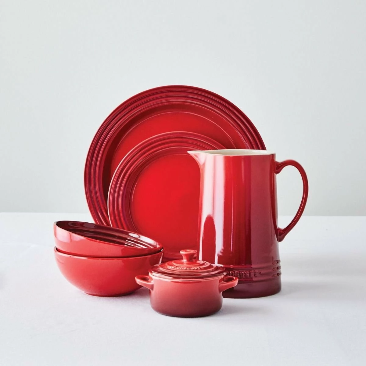 Le Creuset 8.5" Salad Plates - Set Of 4 | Cerise/Cherry Red 5 Le Creuset 8.5" Salad Plates - Set Of 4 | Cerise/Cherry Red - Image 3